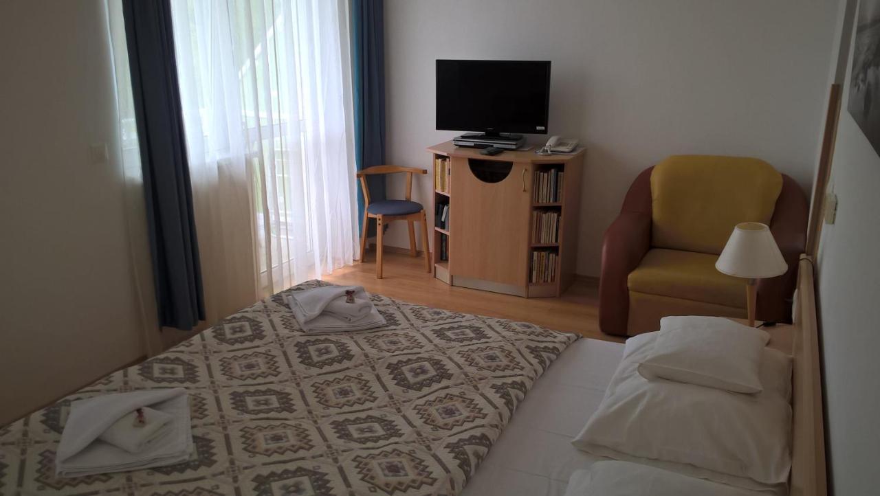 Lilla Wellnessapartman Zalakaros Exterior foto