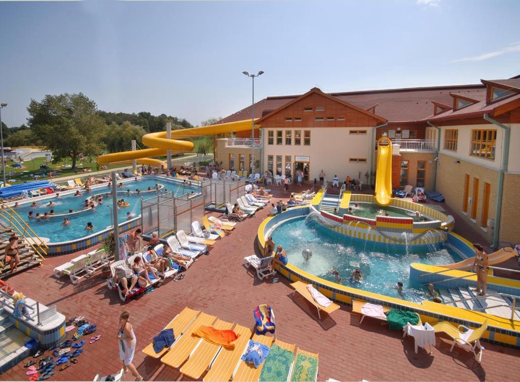 Lilla Wellnessapartman Zalakaros Exterior foto